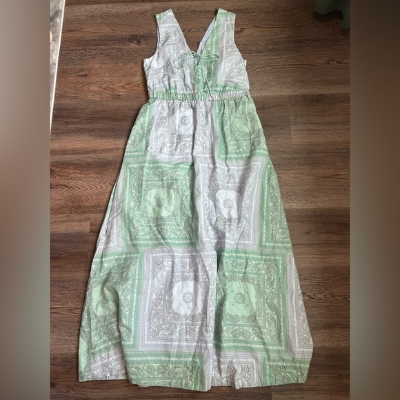 Universal Thread Green and White Paisley Maxi Dress - Picture 2 of 6